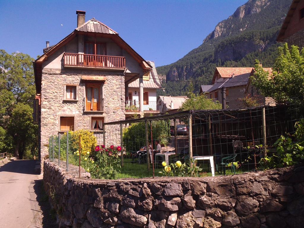 Saravillo Pension Pallaruelo الغرفة الصورة
